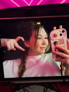 cheeky_cherry_ Vibe Pic