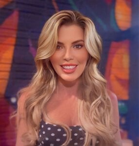 VeraVelvet Public Pic 3