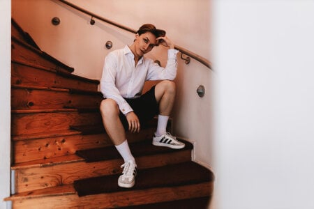Do you like guys in sneakers and white socks? de Adrian_Dee Fotos XXX 6