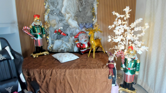 Danna_topless Christmas has arrived 🎄 Immagine  6