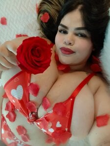 Sara_Thompsoon happy valentine's day ❤🍒 Hình 2