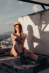 elafranco_ Work Zone… Do Not Look 😉 사진 5