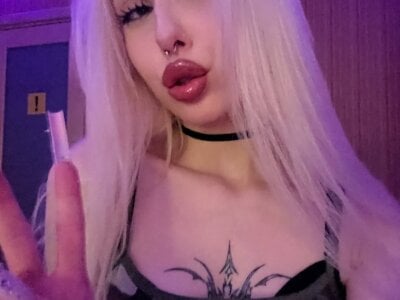 Zdjęcia goth__tv <333:  4