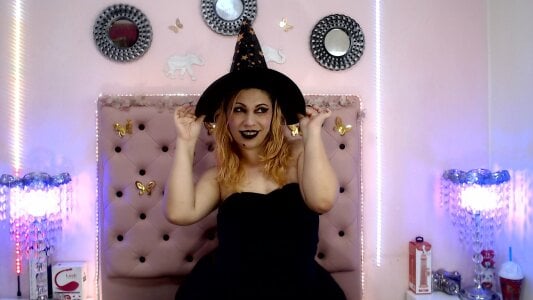 HannahEmmax2 LA BRUJA Fotka 3