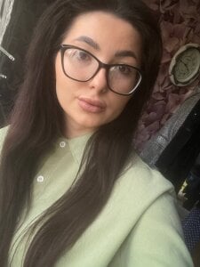 BeatrisLeggitt Public Pic 4