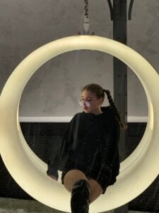 Emily_Lews Me Hình 3