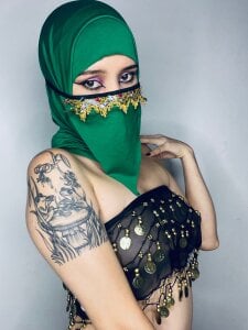 yara_hind your arabic dace 🖤🐈‍⬛ Pic 2