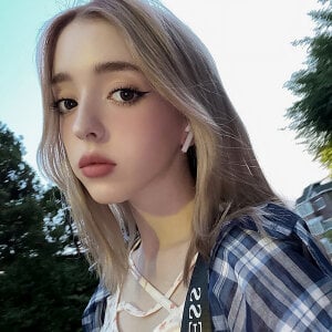 EllianaMiller Chill vibes slika