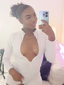 Kenia_Storm white suits me well 🤍 圖片 4