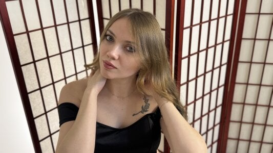 Kira_Pirce Public Pic 5