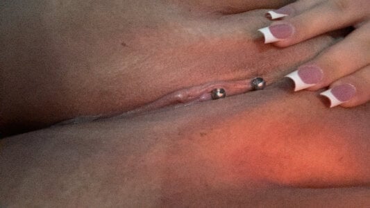 Leya__Droit Sexy Pic 2
