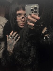 ExiePecueのJust meの 5枚の写真