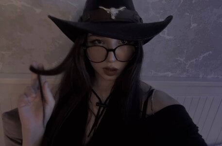 Zdjęcia LizaWakenight My morning doesn't start with coffee...:  3