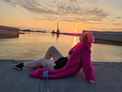 SarahFromTARDIS ussr pink style Pic 8