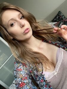 GinaSnoww Public Pic 7