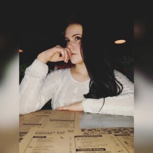 Horny_Hanna Public Pic 3