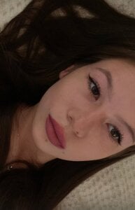 Cammila_Cute Public Pic 2