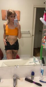 horny_babe96 Public Pic 4