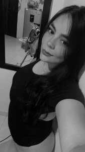 Emilyrios_ Public Pic 6