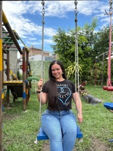 Mostrándote un poco de mi descanso 🍷💚 de loreen_grey  2 Imagens