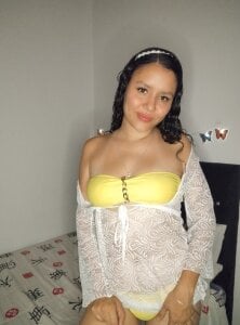 caandyroose 💛🌼🍃 照片 2