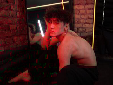 Mio_chibana red&black Pic 3