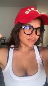 KarlySchnobrich Public Pic 4