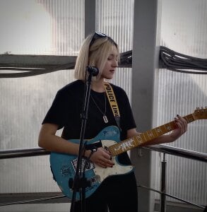 BonnieCantrill Public Pic 6