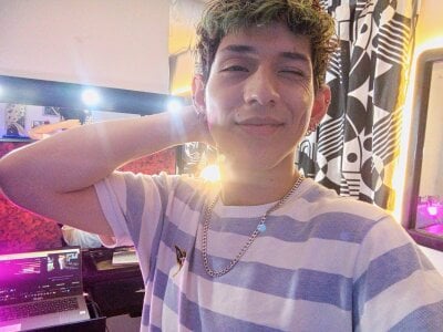 yorsamm_smit my strange addiction Pic