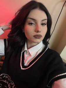 AliceDrummon Public Pic 2