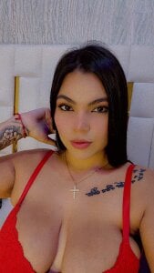 I want to explore those hidden places with you...😈❤️‍🔥🥵 de hillary_uckerman_  2 Imagens