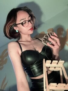 Cami_Vargas Le mystère se perçoit mieux dans les tons pourpres. Pic 3