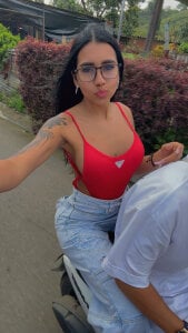 Zoe-Williams Public Pic 7