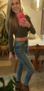 carolinesampaio Vejam como uma garota normal pode ter um cuzão arrombadoooo Pic