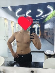 13horny13 Public Pic 3