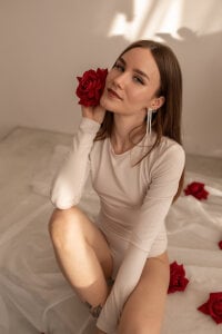 _Clare_Florence_ RedRose slika