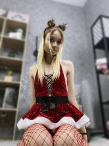 BeliaFrobish Merry Christmas Pic 2