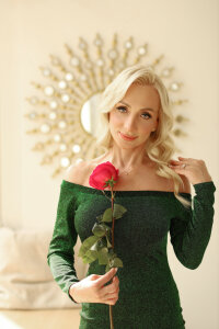 Join BettyMassey Live Sex Chat - Profiles, Reviews, & Porn
