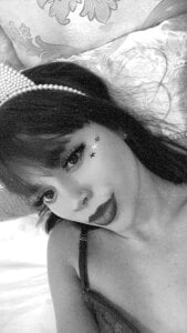 sienna_bloo BLACK AND WHITE ♥ Pic