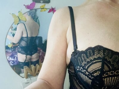 Madame_la_Bourgeoise La Bourge en porte jarretelles ! 사진 8