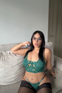 Anna-Lynn Public Gambar