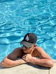 adrik_cano__のIn the poolの 2枚の写真