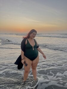 Zdjęcia BlazedPauX Pau in the beach being shy👀:  3