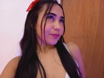 Kate_Hewson I'll be your favorite weakness 💕 Pic 2