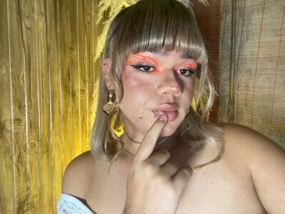 Tiffany_deluxe Soft Skin, Bold Look. Foto 4