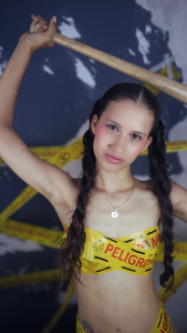 EmmaPetty sexy builder Foto 3