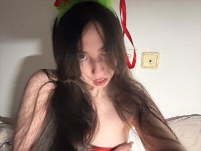 Aphr0ditee Last Christmas ❤️ Pic 2