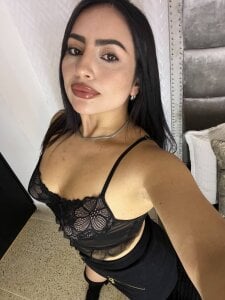 ZaraVesari I don't need to touch you to feel close 💜 Pic