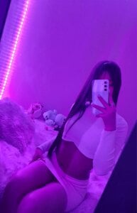 Zoe_swan Public Pic 2