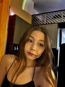 luna_young Public Pic 4